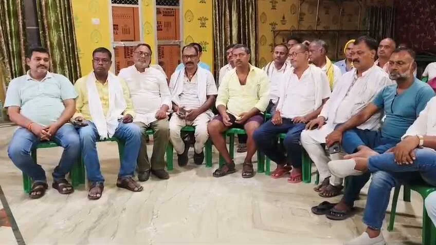 त्रिपुरारी उर्फ टीपी सिंह शहादत दिवस से पहले नालंदा में सियासी संग्राम, समर्थकों ने कार्यक्रम से बनाई दूरी, टीपी सिंह के नाम पर राजनीति का आरोप, पुराने समर्थकों ने खोला मोर्चा 2