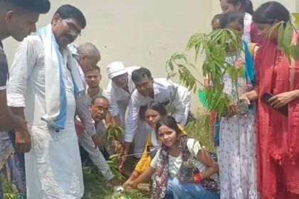 समस्तीपुर SMRCK कॉलेज में पर्यावरण दिवस पर संकल्प: प्राचार्य डॉ. कुमार अमरेंद्र बोले- सामूहिक प्रयासों से ही थमेगी ग्लोबल वार्मिंग 4