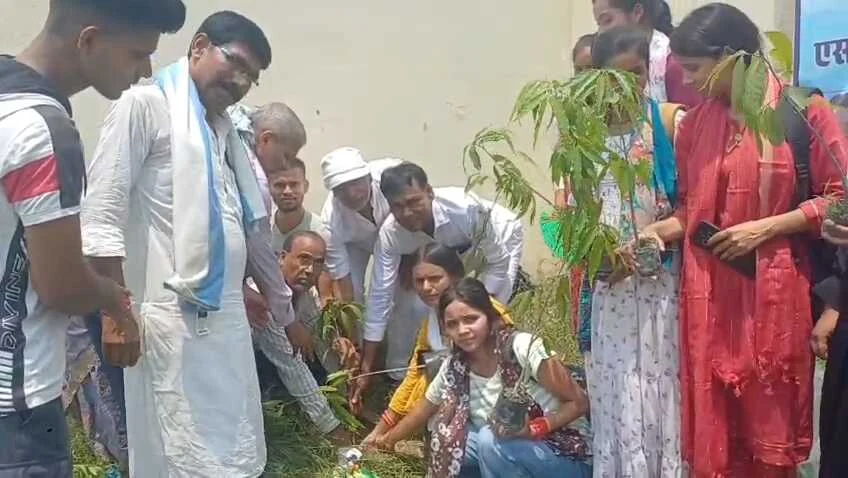 समस्तीपुर SMRCK कॉलेज में पर्यावरण दिवस पर संकल्प: प्राचार्य डॉ. कुमार अमरेंद्र बोले- सामूहिक प्रयासों से ही थमेगी ग्लोबल वार्मिंग 7