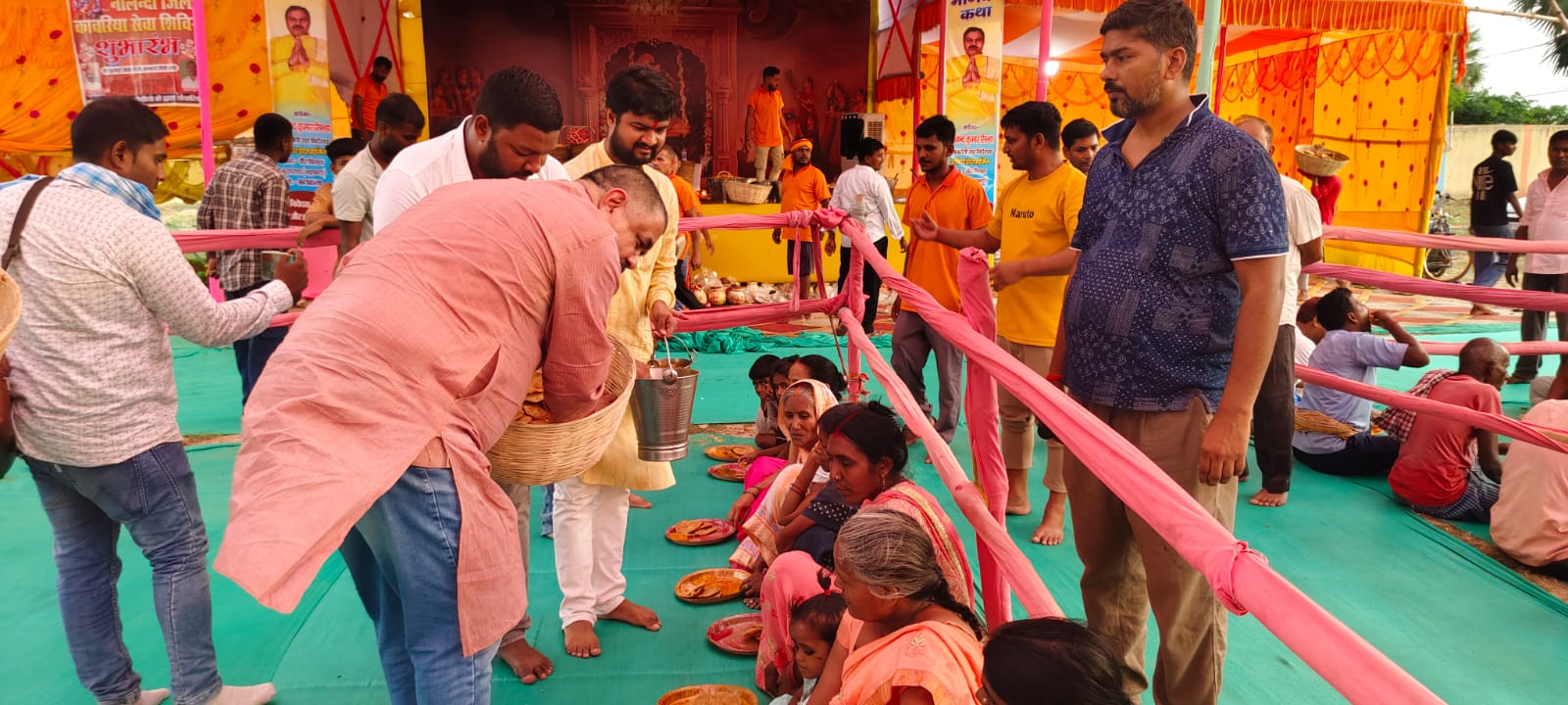नालंदा: विशाल भंडारे के साथ श्रीमद्भागवत कथा महोत्सव का हुआ समापन, 20 हजार श्रद्धालुओं ने ग्रहण किया प्रसाद 2