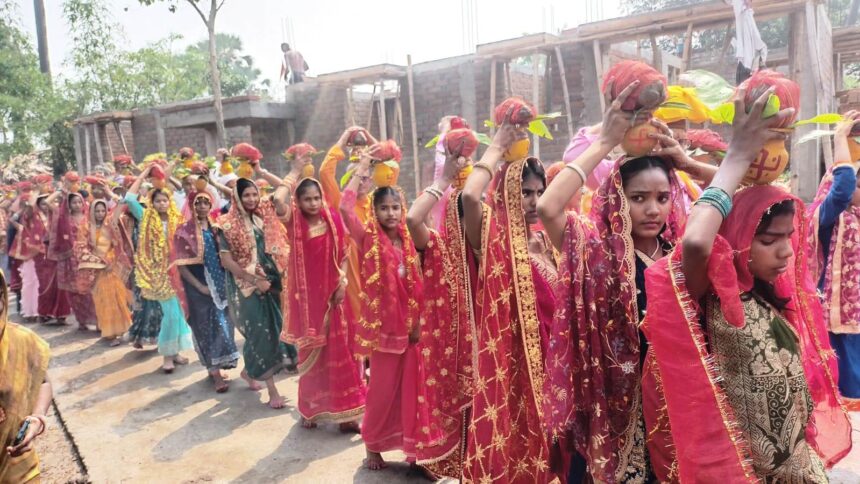 वीरपुर में महिनाथ स्थान ठाकुरबाड़ी में विष्णु महायज्ञ आज से, 101 कन्याओं ने निकाली भव्य कलश शोभायात्रा 1
