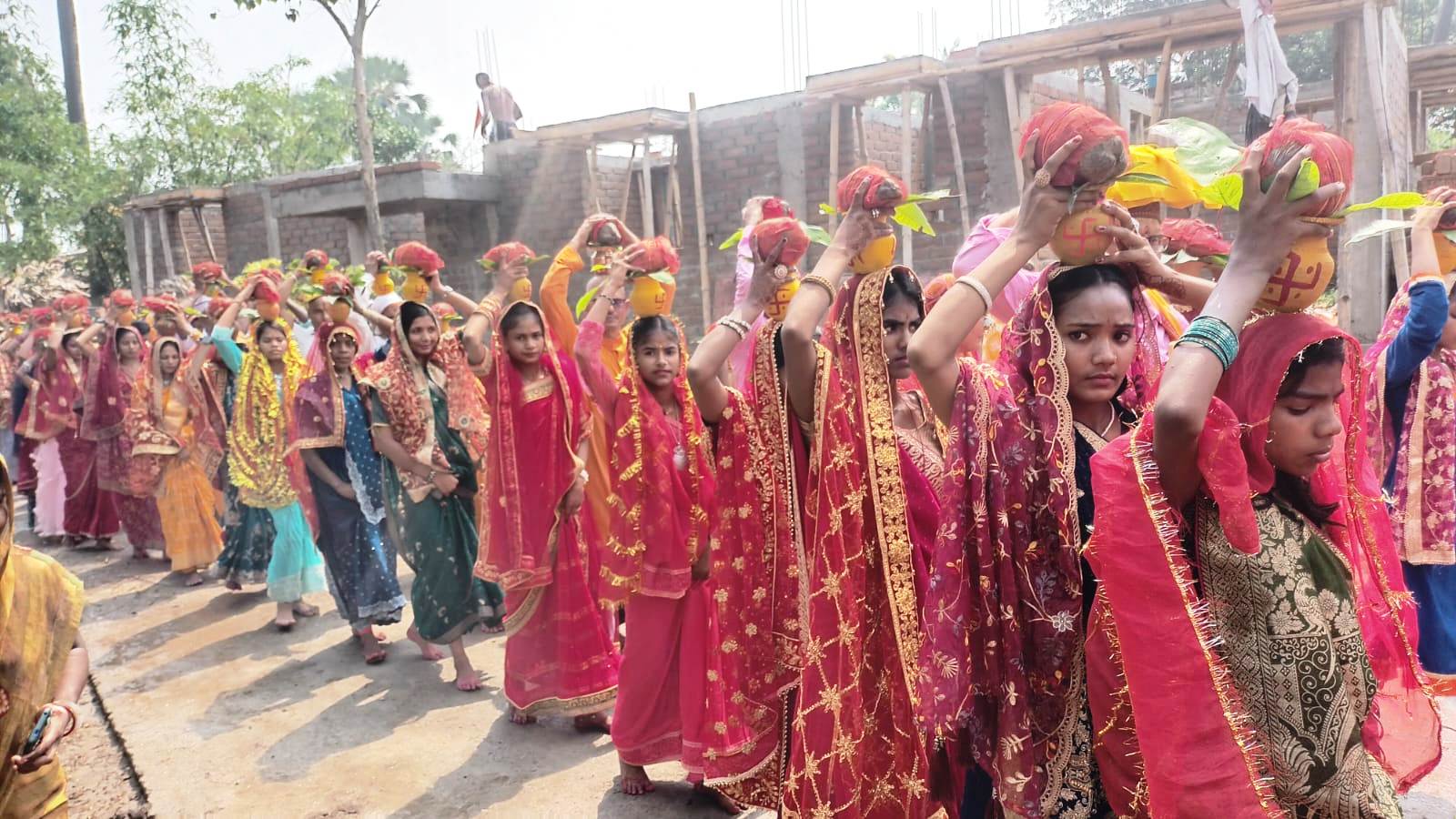 वीरपुर में महिनाथ स्थान ठाकुरबाड़ी में विष्णु महायज्ञ आज से, 101 कन्याओं ने निकाली भव्य कलश शोभायात्रा 6