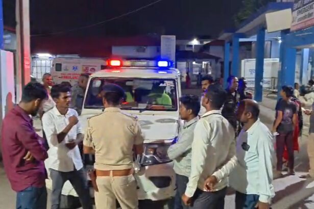 समस्तीपुर में कूरता: गांजा पीने से मना करने पर युवक को मारी चाकू, सदर अस्पताल में हंगामा 1