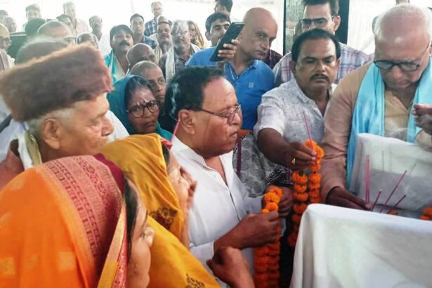 सीपीआई नेता कामरेड राम विलास महतों को दी गई भावभीनी श्रद्धांजलि, संकल्प सभा में गूंजा 'लाल सलाम' 1