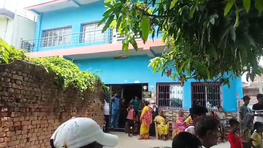 नालंदा: वेन थाना क्षेत्र इलाके के कोल्हूआ गांव में अज्ञात चोरों ने किया 33 लाख की चोरी,तीन लाख नगद नगद समेत महंगे ज्वेलरी के ऊपर किया हाथ साफ 3