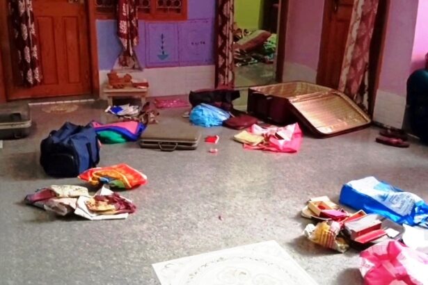 नालंदा: वेन थाना क्षेत्र इलाके के कोल्हूआ गांव में अज्ञात चोरों ने किया 33 लाख की चोरी,तीन लाख नगद नगद समेत महंगे ज्वेलरी के ऊपर किया हाथ साफ 7