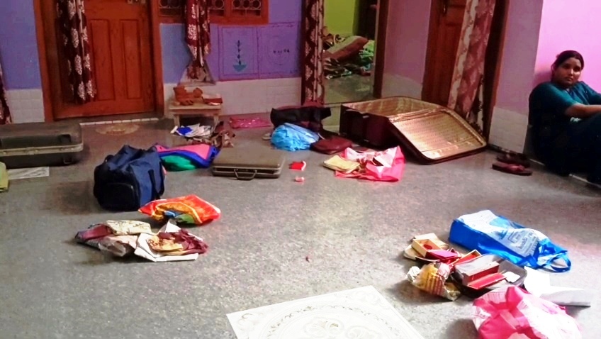 नालंदा: वेन थाना क्षेत्र इलाके के कोल्हूआ गांव में अज्ञात चोरों ने किया 33 लाख की चोरी,तीन लाख नगद नगद समेत महंगे ज्वेलरी के ऊपर किया हाथ साफ 1