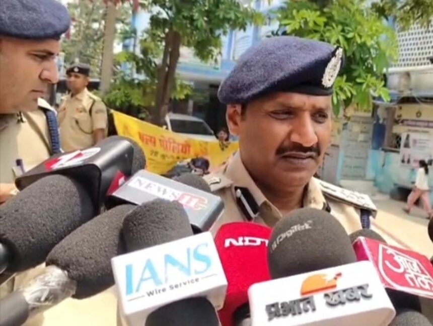 बेगूसराय दरिंदगी मामले में चकिया थानाध्यक्ष सस्पेंड, आरोपियों की गिरफ्तारी के लिए SIT गठित, अस्पताल पहुंचे DIG 1