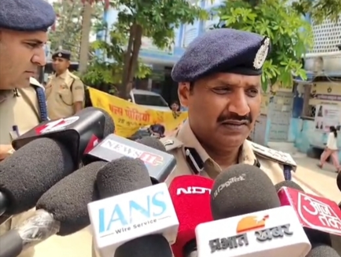 बेगूसराय दरिंदगी मामले में चकिया थानाध्यक्ष सस्पेंड, आरोपियों की गिरफ्तारी के लिए SIT गठित, अस्पताल पहुंचे DIG 9