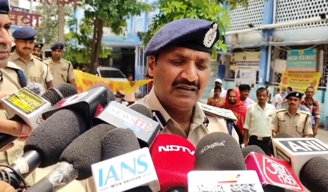 बेगूसराय दरिंदगी मामले में चकिया थानाध्यक्ष सस्पेंड, आरोपियों की गिरफ्तारी के लिए SIT गठित, अस्पताल पहुंचे DIG 3