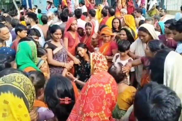 बेगूसराय में जमीनी विवाद में युवक की चाकू से गोदकर हत्या, पुलिस प्रशासन के खिलाफ लोगों का भारी आक्रोश 3