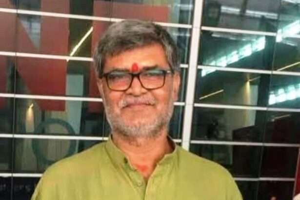 सर्वमंगला परिवार के स्तम्भ डॉ. विजय कुमार झा का निधन; स्वामी चिदात्मन सहित सैकड़ों लोगों ने दी अश्रुपूरित विदाई 7