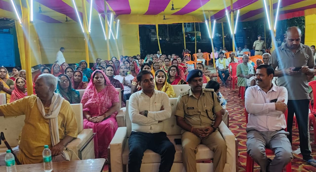 तेघड़ा में नौ दिवसीय श्रीराम कथा एवं प्राण-प्रतिष्ठा महोत्सव का भव्य शुभारंभ; भक्ति के रंग में रंगे श्रद्धालु 4