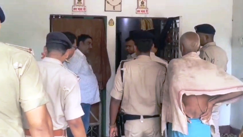 बेगूसराय में पूर्व मुखिया समेत तीन घरों को चोरों ने बनाया निशाना, लाखों की संपत्ति पार 3