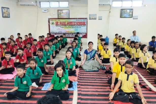तेघड़ा संत पॉल पब्लिक स्कूल में भव्यता के साथ मनाया गया विश्व योग दिवस, बच्चों ने दिखाया उत्साह 7