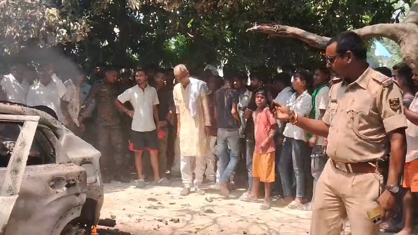समस्तीपुर: पैसो के लेनदेन में दो दोस्तों के बीच खूनी संघर्ष,लीची बगान में गाड़ी फूंकी,एक खोखा बरामद 3