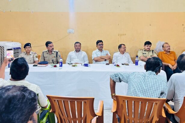 समस्तीपुर: मुहर्रम शांतिपूर्ण मनाने और जनसमस्याओं के समाधान को लेकर प्रशासन ने की अहम बैठक 1