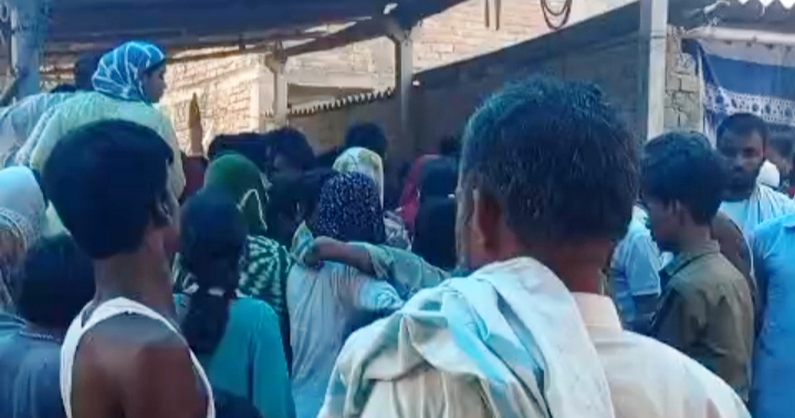 बेगूसराय: अनियंत्रित बाइक बिजली के खंभे से टकराई, 27 वर्षीय युवक की दर्दनाक मौत; दो साथी घायल 15