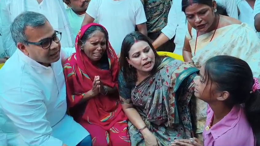 नालंदा: मॉब लिंचिंग पीड़ित परिवार से मिले जमुई सांसद अरुण भारती, बोले- अपराध पर सरकार की जीरो टॉलरेंस नीति।घटना में शामिल अपराधियों पर होगी सख्त कार्रवाई 1