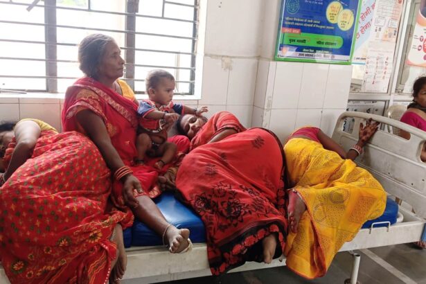 गंगा स्नान करने जा रहे एक ही परिवार के दर्जन भर लोग घायल, अस्पताल में चल रहा इलाज 1