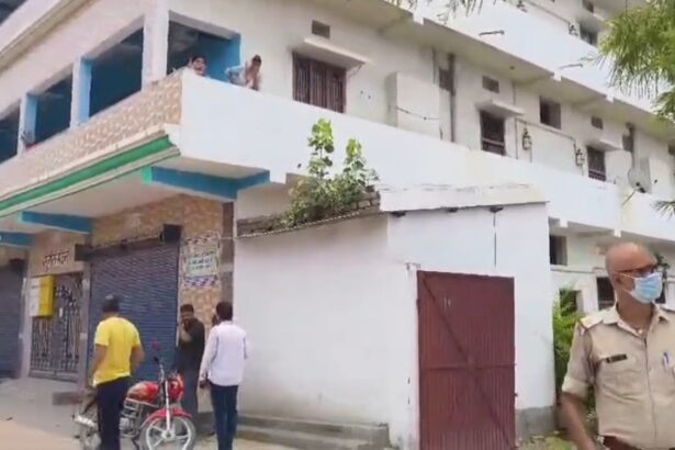 बेगूसराय में किराए के कमरे में संदिग्ध अवस्था में मिला केनरा बैंक के सहायक मैनेजर का नग्न और सड़ा-गला शव, इलाके में सनसनी 5