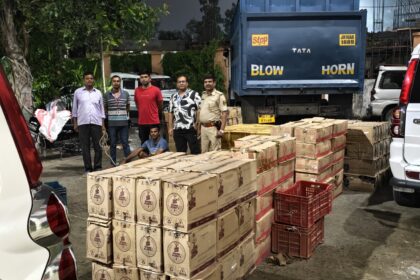 समस्तीपुर: जितवारपुर में शराब लदा हाइवा ट्रक जब्त, 26 लाख की विदेशी शराब बरामद, एक गिरफ्तार 25