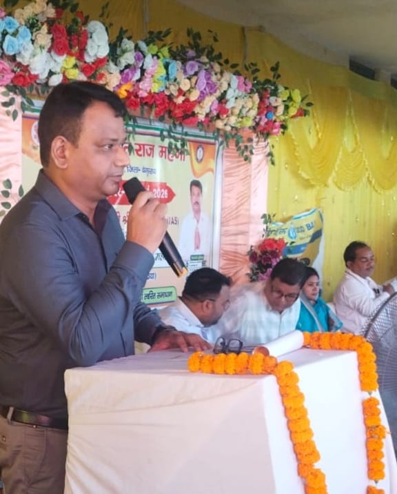 आमजन की समस्याओं को गंभीरता से लें स्थानीय जनप्रतिनिधि एवं अधिकारी शिथिलता बर्दास्त नहीं किया जाएगा - रंजीत कुमार 8
