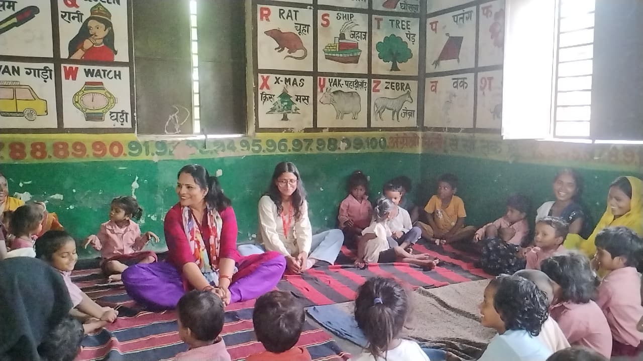 आंगनवाड़ी केंद्र पर पहली बार मनाया गया 'योग दिवस', बच्चों और ग्रामीणों में दिखा उत्साह 2