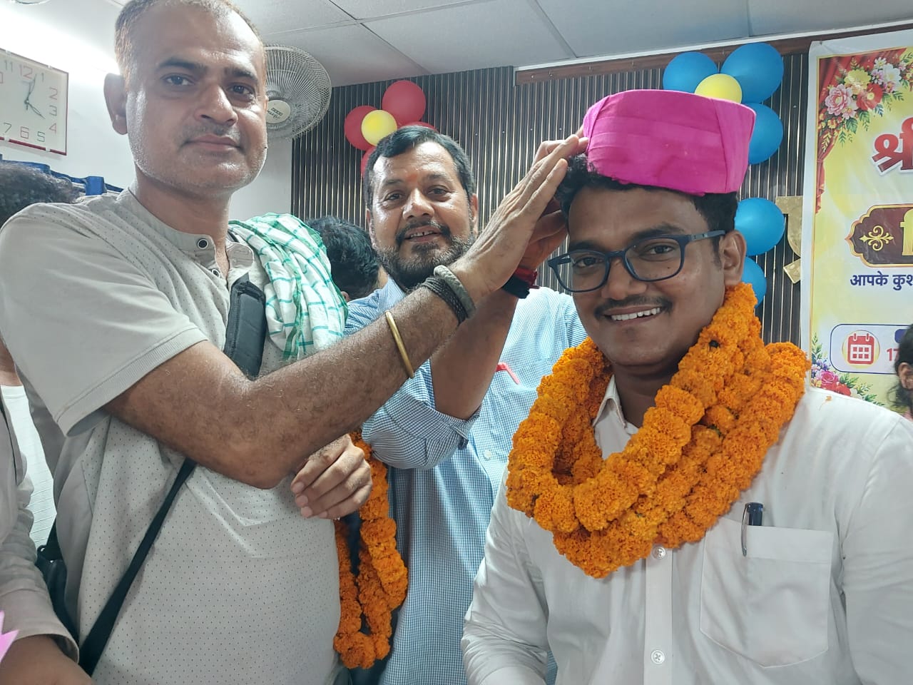 भावुक माहौल में तेघड़ा ने दी अपने लोकप्रिय एसडीओ राकेश कुमार को विदाई, नम हुईं आंखें 2