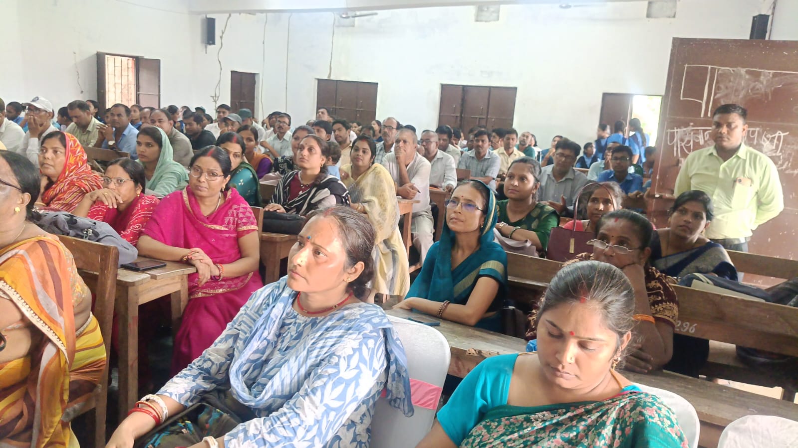 बछवाड़ा बीईओ निर्मला कुमारी को भावभीनी विदाई, नए प्रखंड शिक्षा पदाधिकारी संजीव कुमार यादव का भव्य स्वागत 2