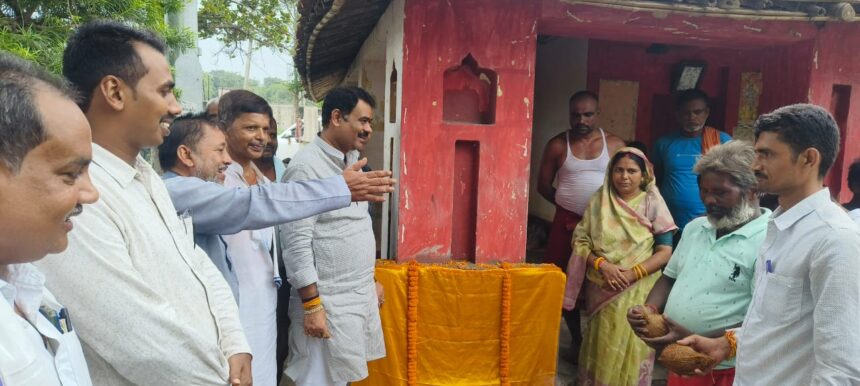 रामजानकी मन्दिर असुरारी में चहारदीवारी निर्माण का शिलान्यास 1