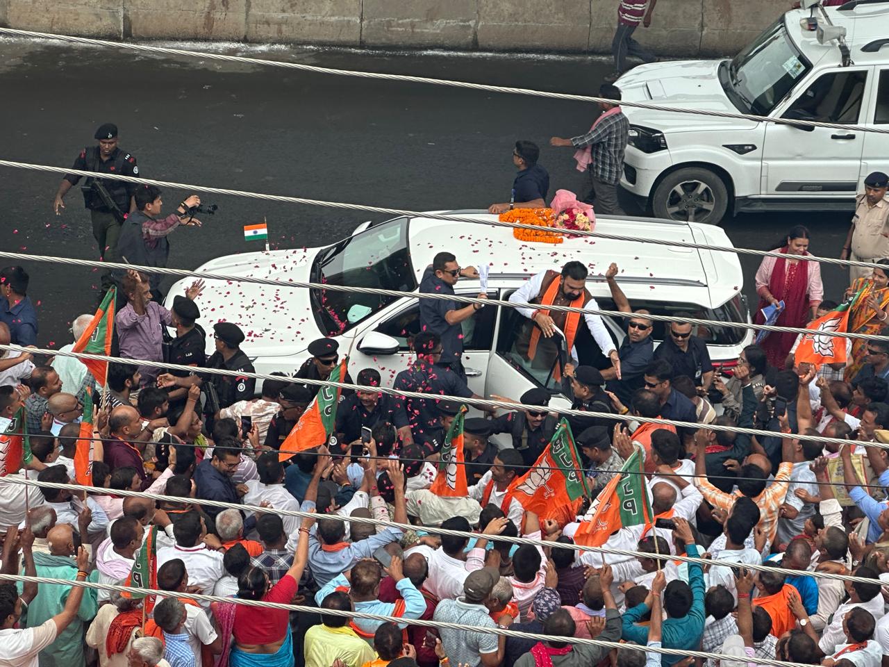 तेघड़ा विधायक रजनीश कुमार ने मुख्यमंत्री सम्राट चौधरी का किया भव्य स्वागत, कार्यकर्ताओं के उत्साह से गूंज उठा सुभाष चौक 4