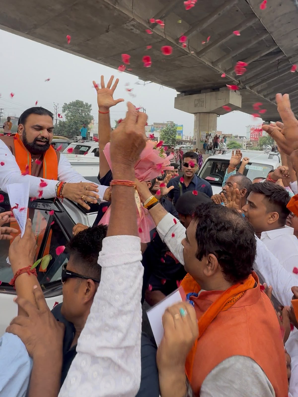 तेघड़ा विधायक रजनीश कुमार ने मुख्यमंत्री सम्राट चौधरी का किया भव्य स्वागत, कार्यकर्ताओं के उत्साह से गूंज उठा सुभाष चौक 2