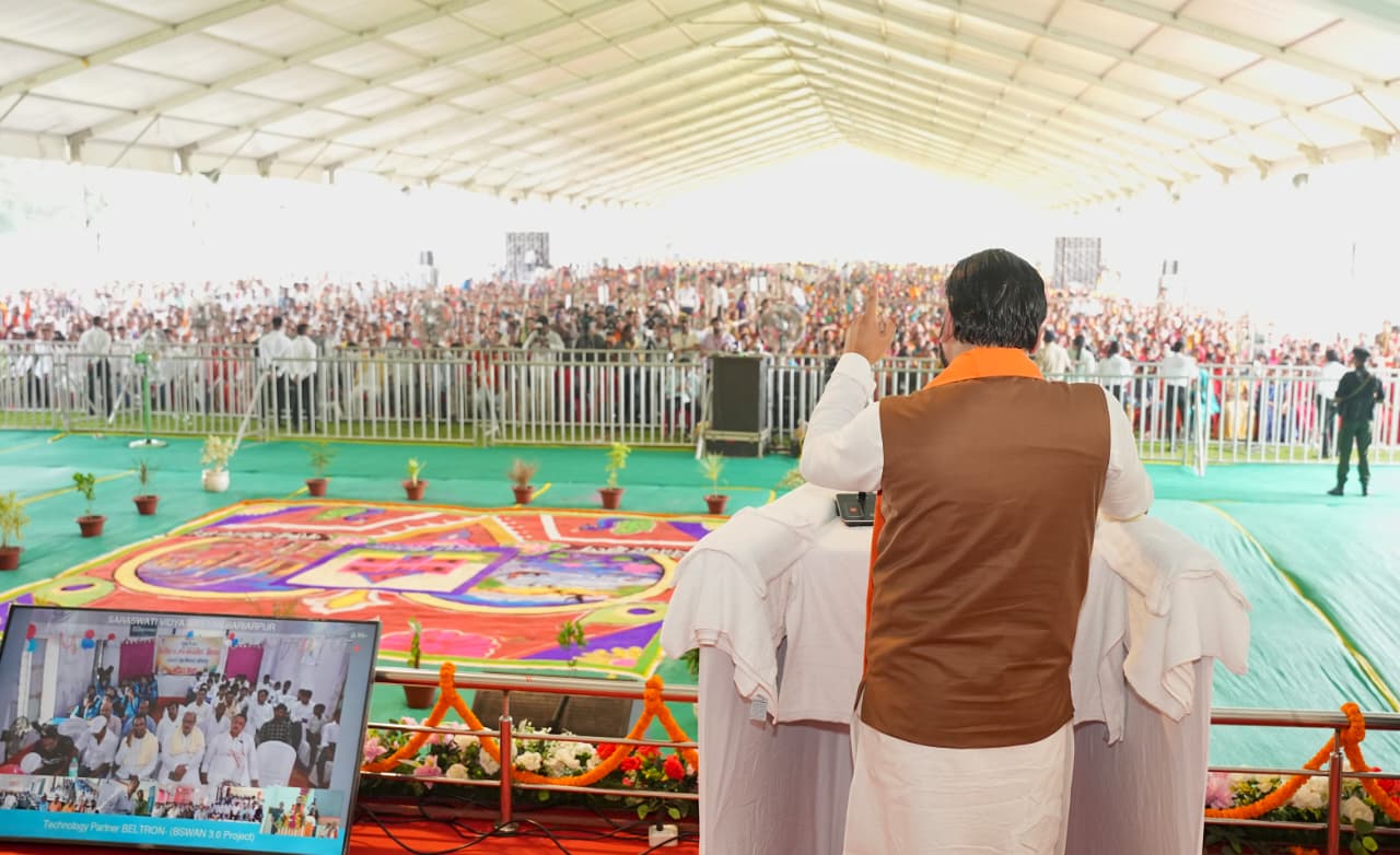 551 सरस्वती विद्या निकेतन (आदर्श विद्यालय) का मुख्यमंत्री ने किया उद्घाटन, राष्ट्रकवि रामधारी सिंह 'दिनकर' के नाम पर बेगूसराय में बनेगा विश्वविद्यालय 3
