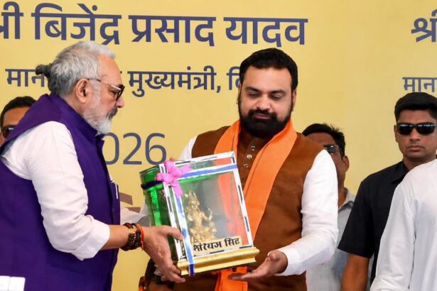 मुख्यमंत्री के ऐतिहासिक घोषणाओं पर केंद्रीय मंत्री गिरिराज सिंह ने जताया आभार, कहा- बेगूसराय विकास के नए युग में प्रवेश कर रहा है 5