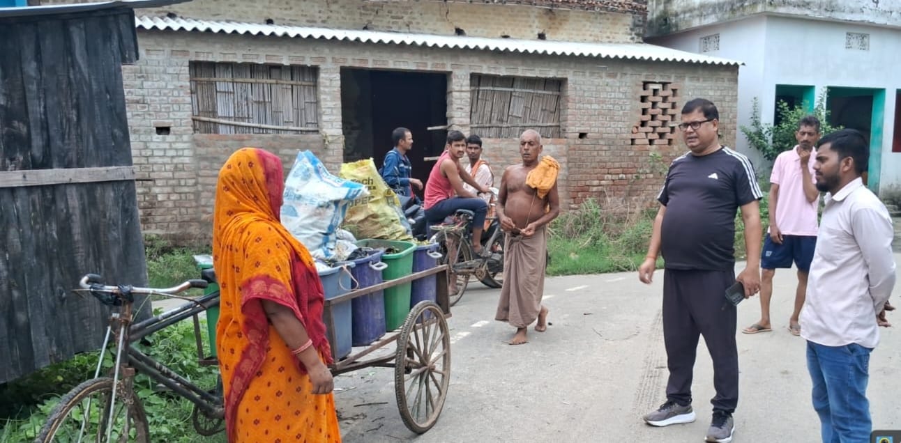 बरौनी में खाद्य सुरक्षा योजना को लेकर पंचायत सचिव एवं विकास मित्र की बैठक आयोजित 3