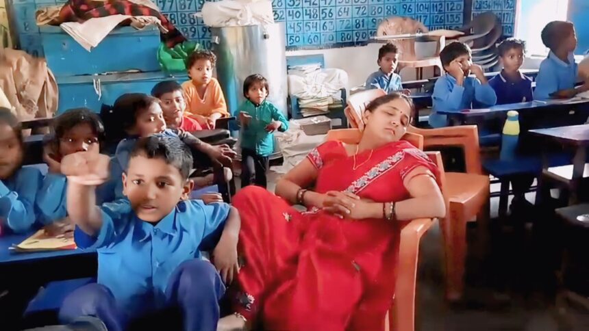 नालंदा के स्कूल में क्लास आवर में आराम फरमाती दिखीं शिक्षिका, वीडियो वायरल होने पर शिक्षा विभाग ने भेजा शो कॉज 1