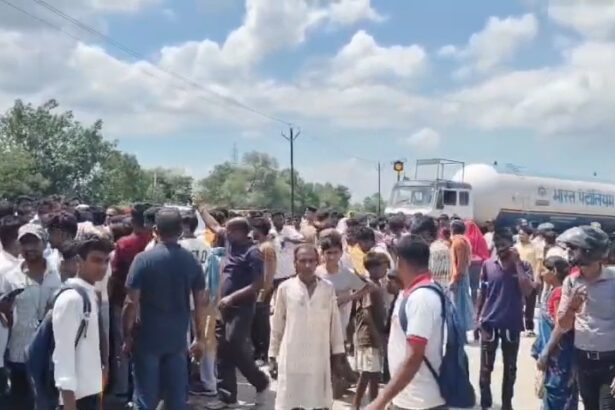 नालंदा में सनसनी: पैथोलॉजी कर्मी की चाकू गोदकर निर्मम हत्या, आक्रोशित लोगों ने NH-20 जाम कर काटा बवाल 1