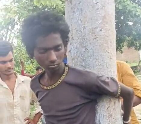 बेगूसराय में नाबालिग की बर्बर पिटाई: चोरी के शक में भीड़ ने पेड़ से बांधकर पीटा, वीडियो वायरल; पुलिस जांच में जुटी 5