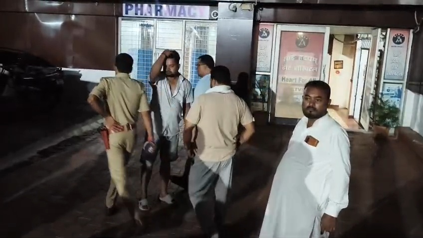 बेगूसराय में राजद नेता और पूर्व जिला पार्षद सिकंदर अली को अपराधियों ने मारी गोली, हालत गंभीर 3