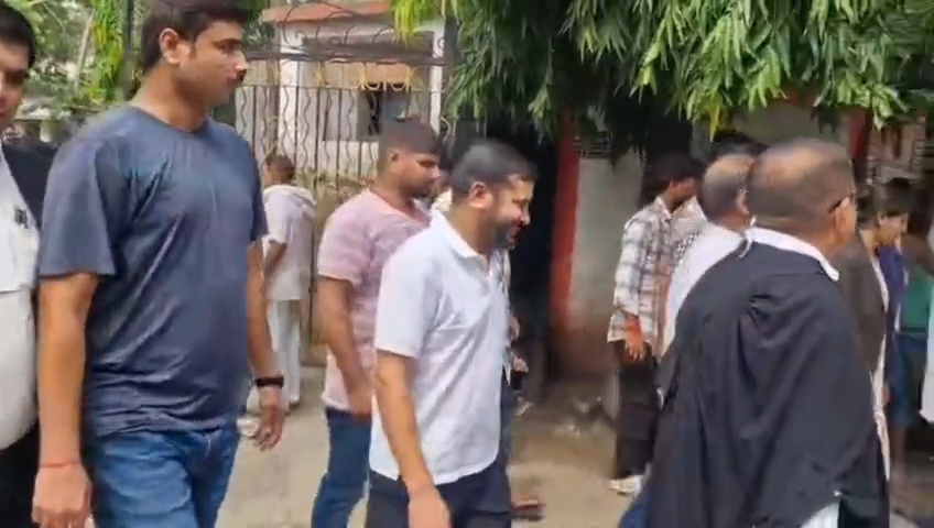 बेगूसराय: 2019 चुनाव आचार संहिता उल्लंघन मामले में कन्हैया कुमार को मिली जमानत, कोर्ट परिसर से सरकार पर बोला जोरदार हमला 3