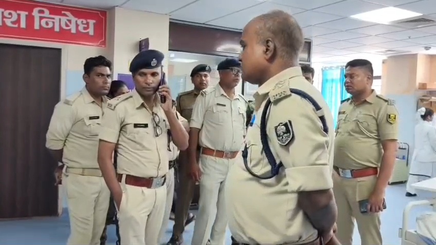 नालंदा में खाकी पर वार, ड्यूटी कर रहे सब-इंस्पेक्टर को अज्ञात हमलावर ने ईंट मारकर किया घायल, अपराधियों के निशाने पर अब पुलिस, CCTV में कैद हुआ आरोपी 2