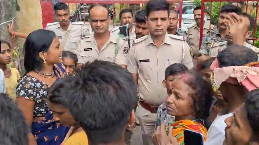समस्तीपुर: स्कूल जा रही छात्रा की दिनदहाड़े गोली मारकर हत्या, शादी का दबाव बनाने वाले युवक पर था शक 2