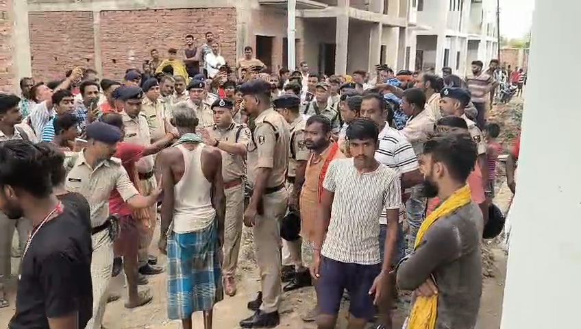 बेगूसराय में जमीनी विवाद को लेकर हिंसक झड़प,ताबड़तोड़ फायरिंग में चार लोग घायल, इलाके में भारी पुलिस बल तैनात 2