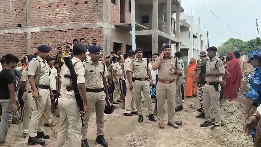 बेगूसराय में जमीनी विवाद को लेकर हिंसक झड़प,ताबड़तोड़ फायरिंग में चार लोग घायल, इलाके में भारी पुलिस बल तैनात 3