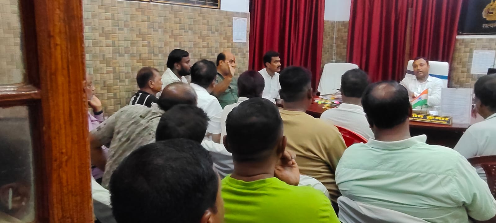 समस्तीपुर: रोड डायवर्जन को लेकर प्रशासन और व्यवसायियों के बीच बैठक, सुगम यातायात का लिया गया संकल्प 2
