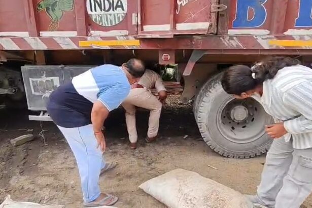समस्तीपुर: यूरिया और लकड़ी के बुरादे की आड़ में चल रहा था शराब का खेल, 20 चक्का ट्रक से निकला तहखाना 9