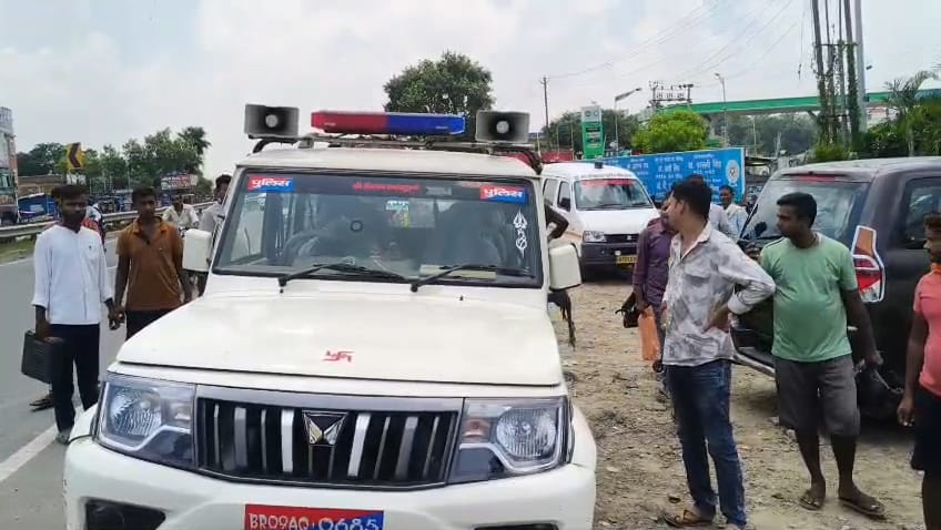 बेगूसराय में दर्दनाक हादसा: विधायक से मदद मांगने जा रही महिला को तेज रफ्तार ट्रैक्टर ने कुचला, हालत गंभीर 3