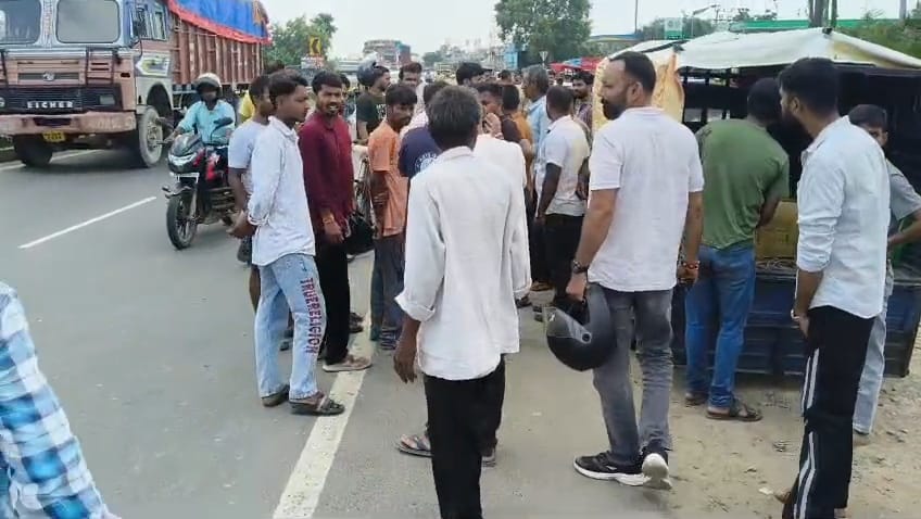 बेगूसराय में दर्दनाक हादसा: विधायक से मदद मांगने जा रही महिला को तेज रफ्तार ट्रैक्टर ने कुचला, हालत गंभीर 9