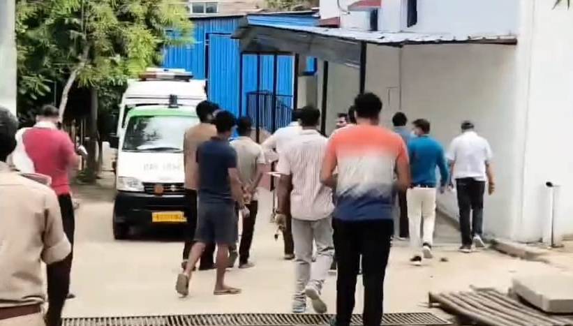 बेगूसराय में पीजी की परीक्षा देकर लौट रहे छात्र-छात्रा को पिकअप ने कुचला, छात्रा की मौत; छात्र की हालत गंभीर 2